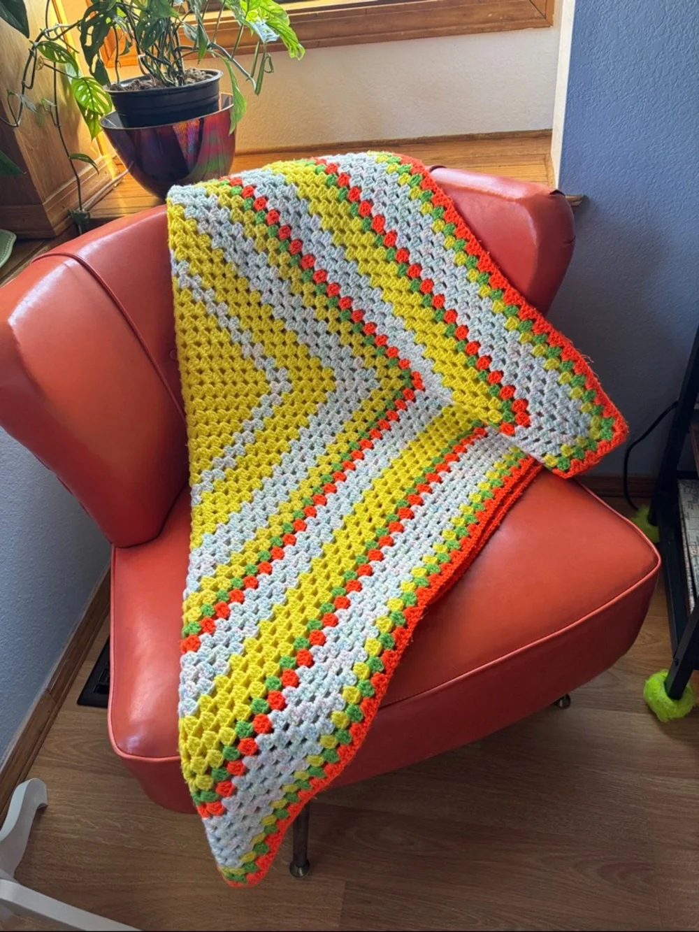 Vintage Hand-knit made Granny Square Afghan 70s Retro lapghan 38X38 grannycore
